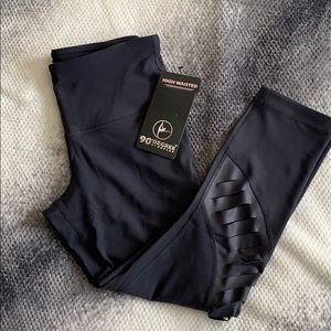 90 Degree cropped workout pant. Sz Small. NWT